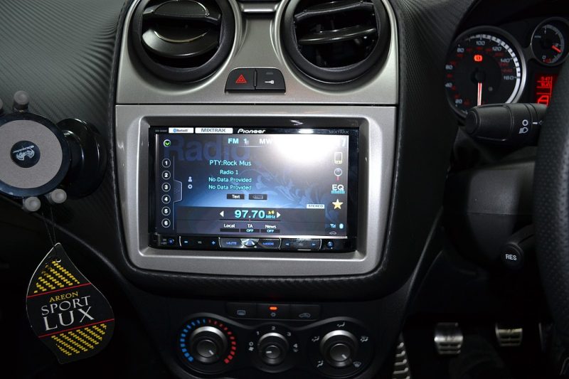 Alfa Romeo MiTo Audio Installation with Bluetooth and DAB