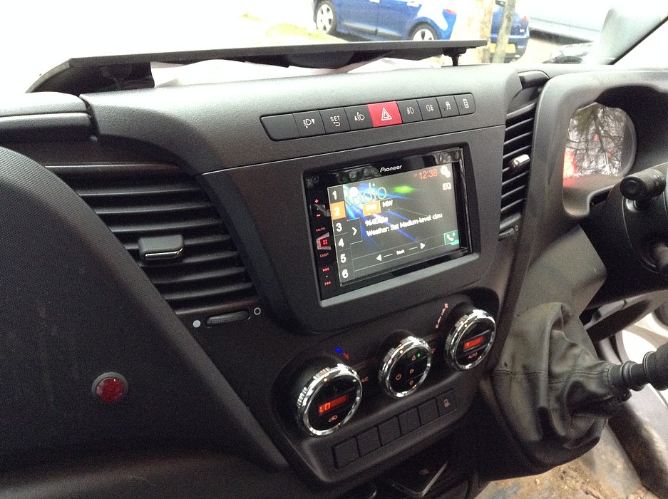 Double Din Car Fascia Radio Panel for IVECO Daily 2006-2014 Audio e Dash Fi T6C8