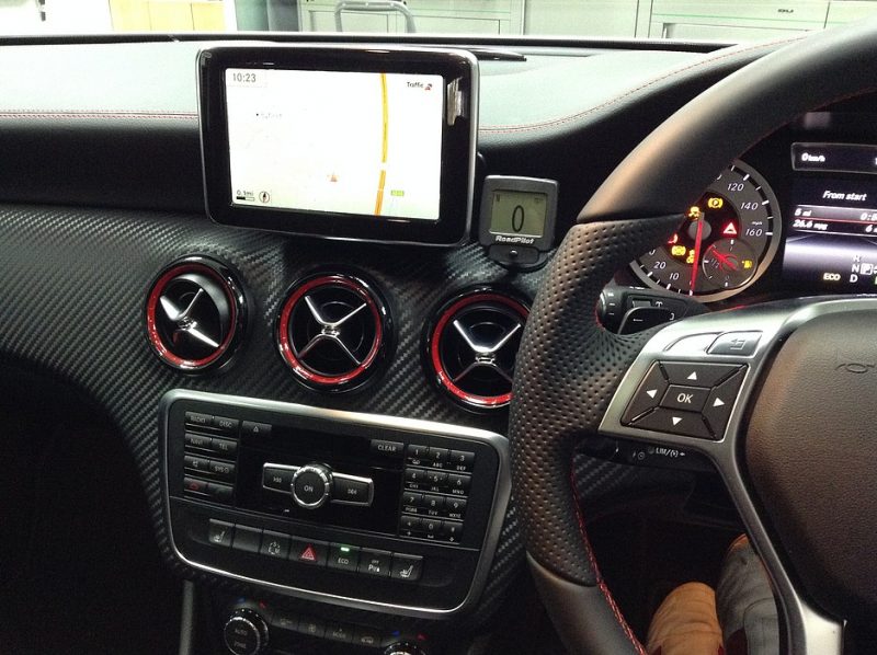 Merc A Class telephone DAB