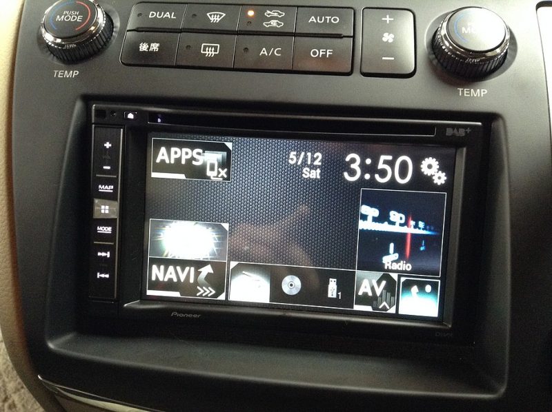 Nissan Elgrand Apple Carplay Pioneer Radio with Rear Camera