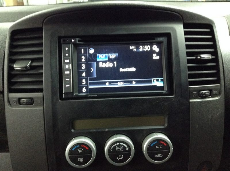 Nissan Navara Apple Carplay and Navigation