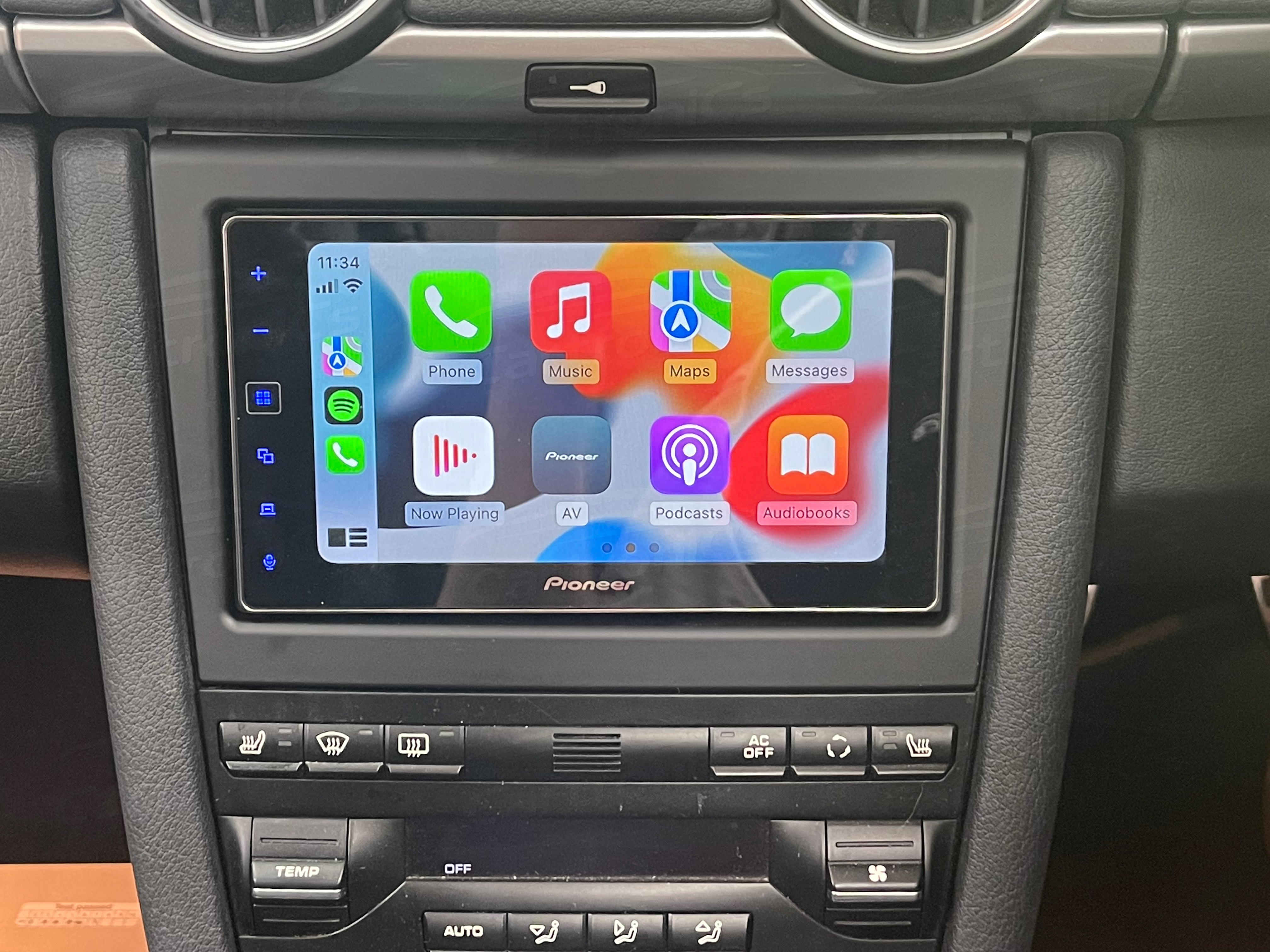 Apple CarPlay in Porsche Boxster 987